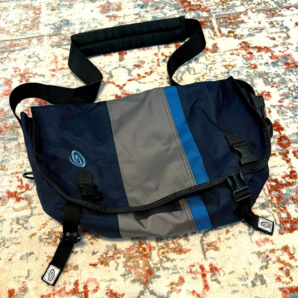Timbuk2 medium messenger bag